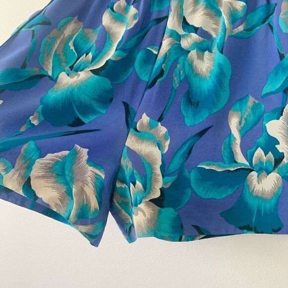 Marc Jacob’s Silk Floral Blue Shorts‎ - Picture 2 of 7